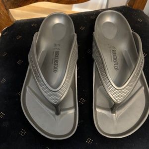 Birkenstock flip flops sz 10